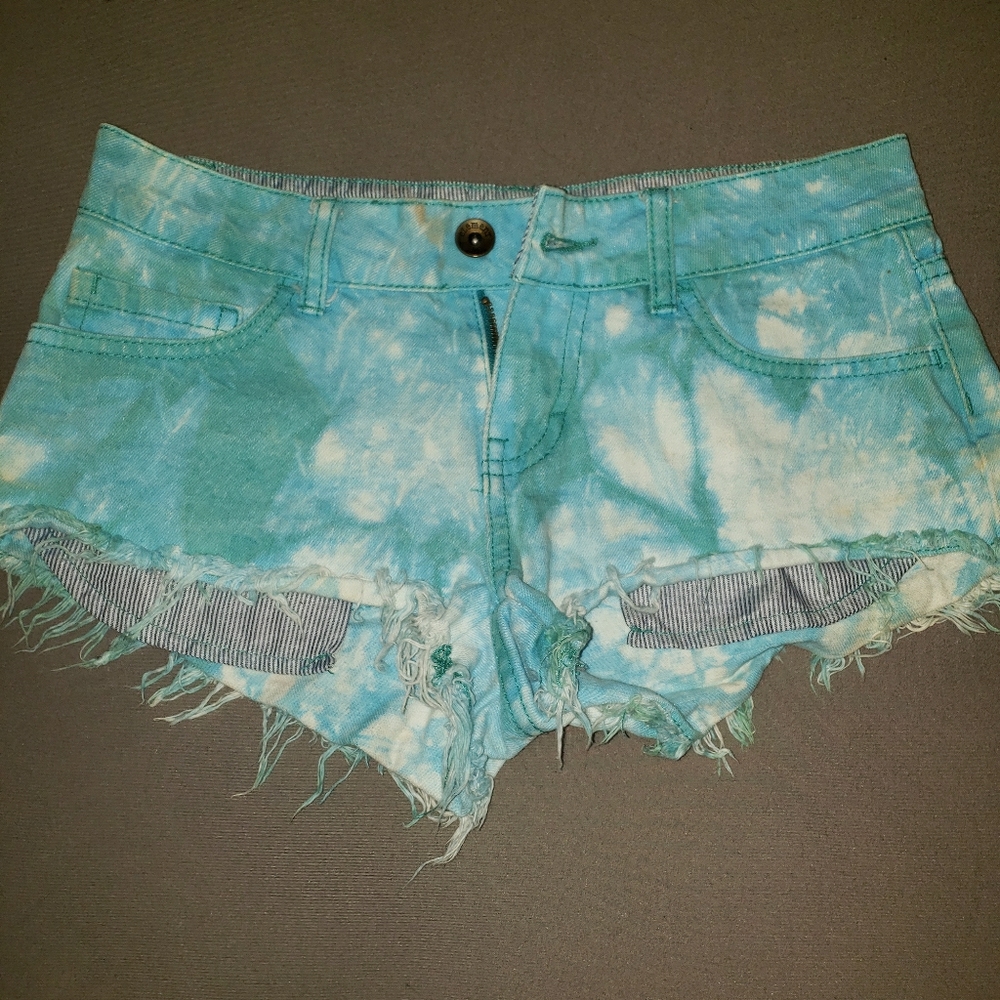 Distressed blue/white denim shorts